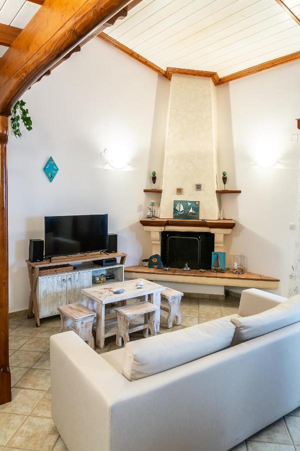 Papadogiannopoulos House Aigio Dış mekan fotoğraf