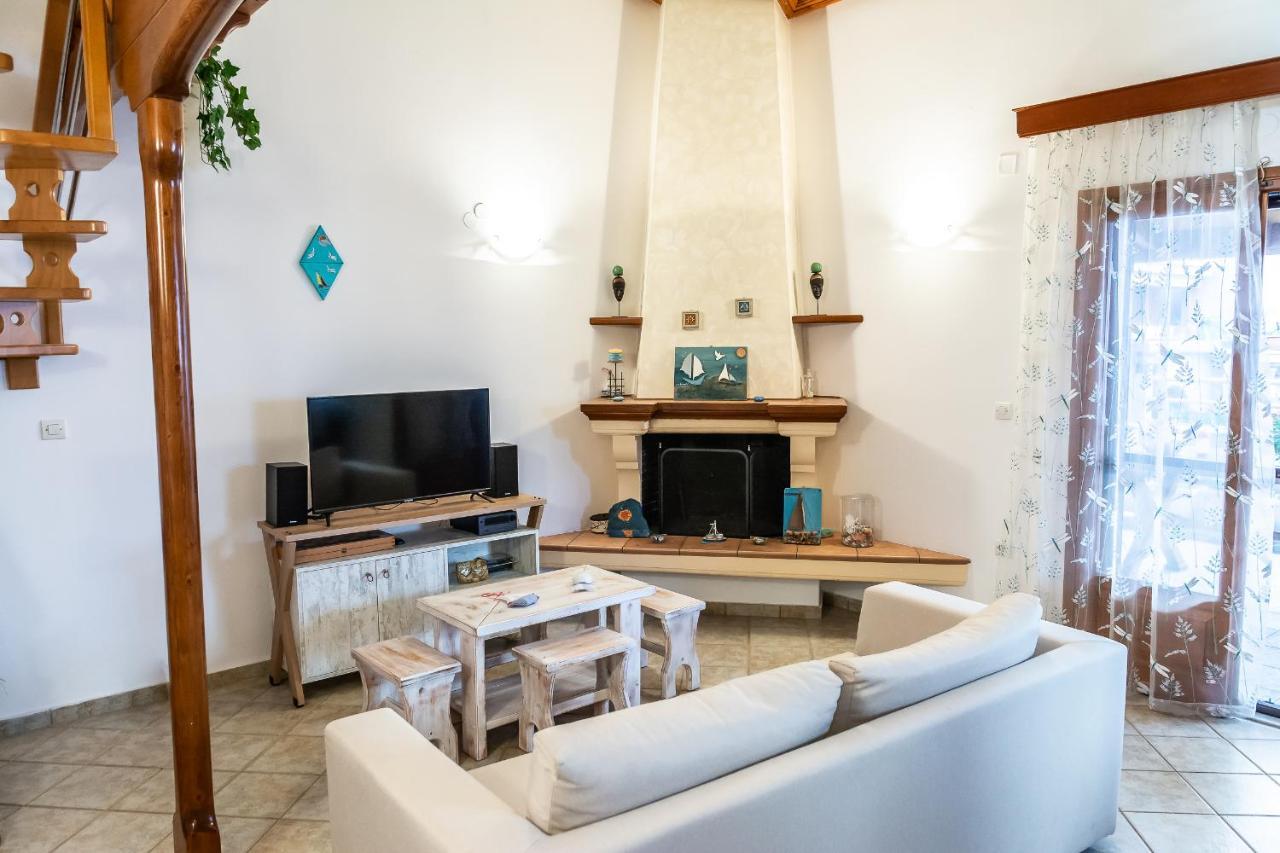 Papadogiannopoulos House Aigio Dış mekan fotoğraf