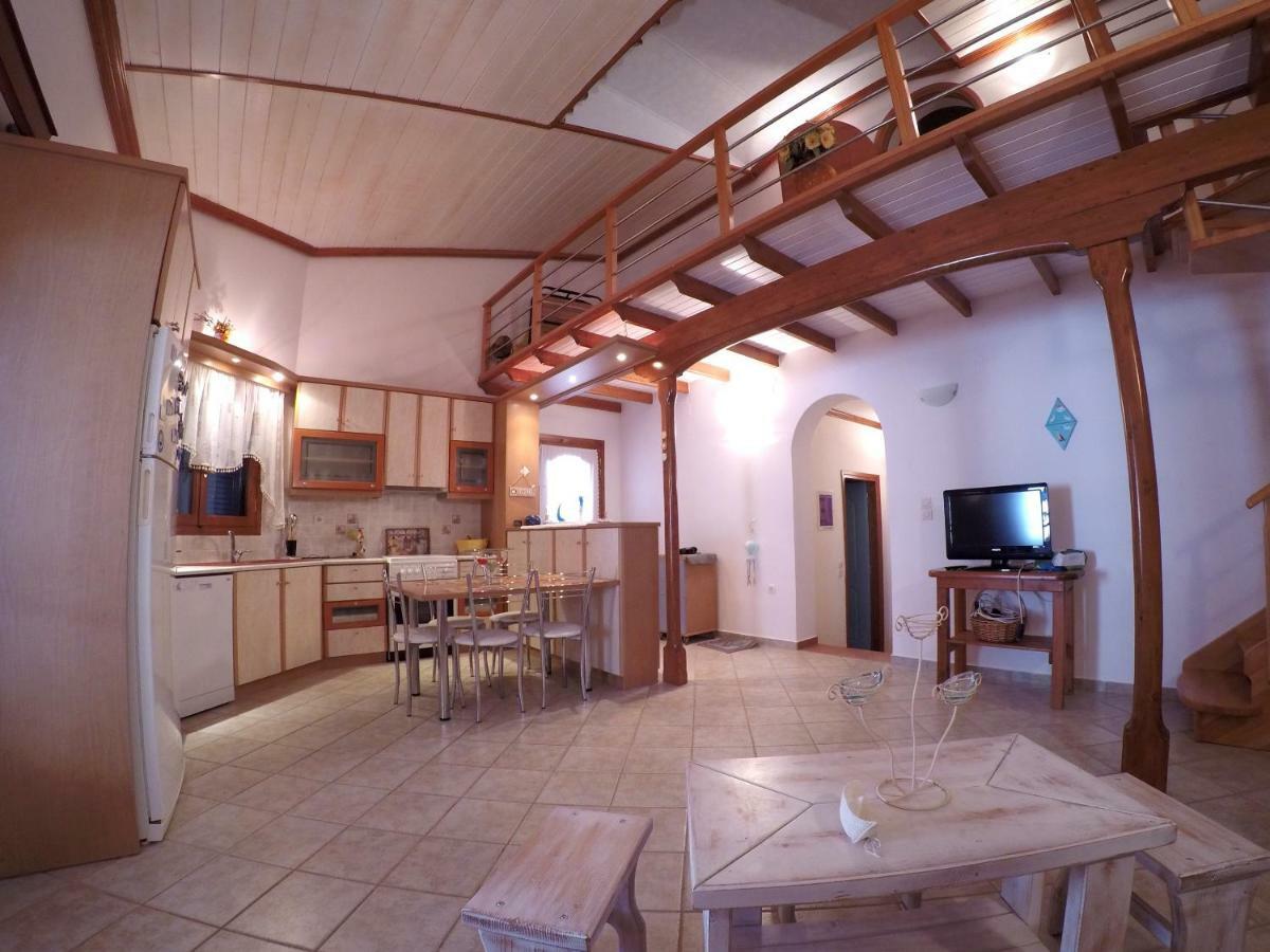 Papadogiannopoulos House Aigio Dış mekan fotoğraf